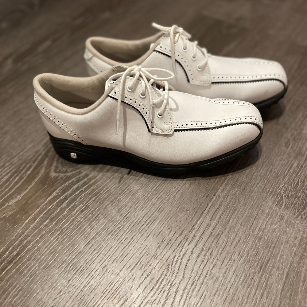 Women’s Golf Shoes *OBO- Make an Offer!